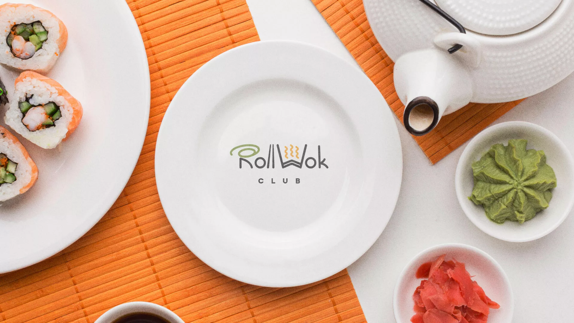 Разработка логотипа и фирменного стиля суши-бара «Roll Wok Club» в Сорочинске